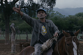 still / picture for Los Dueños