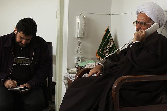 filmstill of Grand Ayatollah Bajat Sandschani