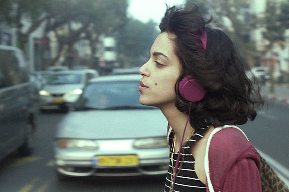 filmstill of People That Are Not Me (Anashim Shehem Lo Ani)