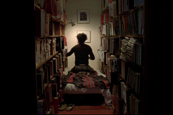 filmstill of LA BIBLIOTHEQUE, LA NUIT