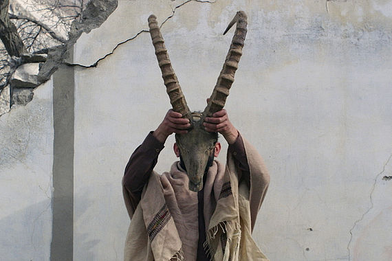 filmstill of The Absence of Apricots