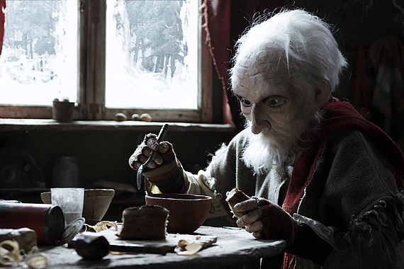 filmstill of The Old Man and the Bird