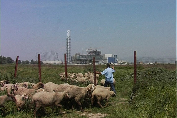 filmstill of Biùtiful cauntri