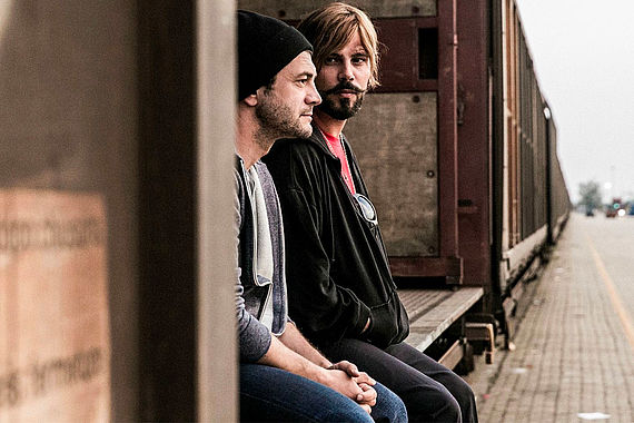 filmstill of DRIVE ME HOME