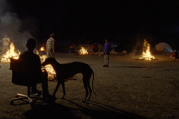 filmstill of AUNQUE ES DE NOCHE