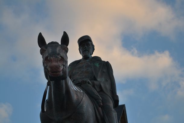 still / picture for El Monumento (The Monument)