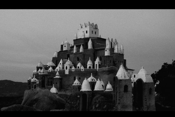 still / picture for os vivos caminham a terra