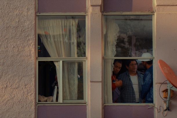 still / picture for Domingo Familiar