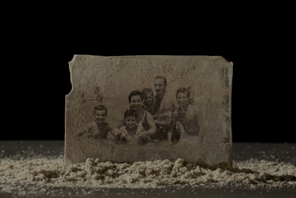still / picture for Insistir