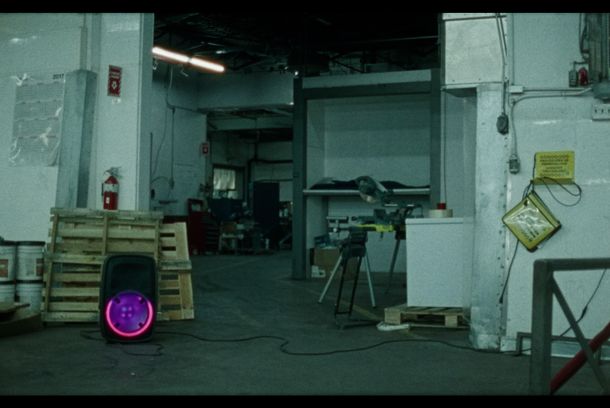 still / picture for Douce Prisonniere