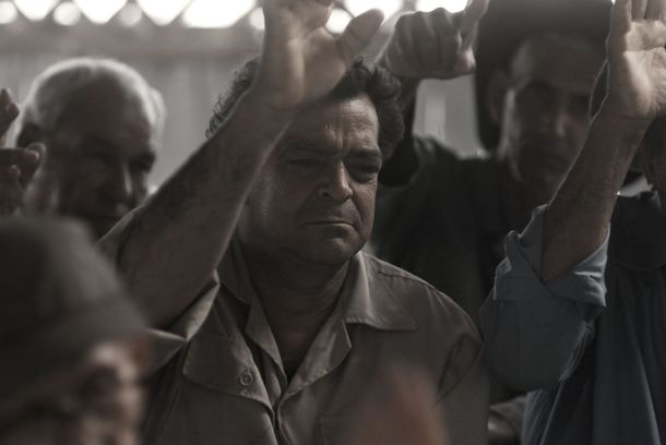 still / picture for Entre perro y lobo