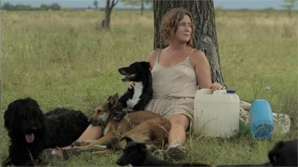 still / picture for La mujer de los perros (Dog Lady)