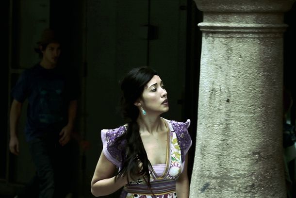 still / picture for Extraños