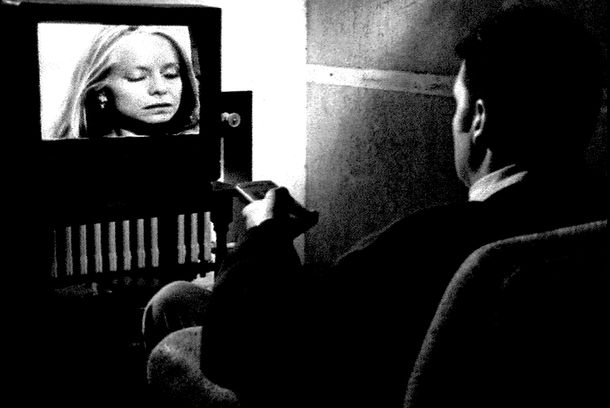 still / picture for EN LA OSCURIDAD