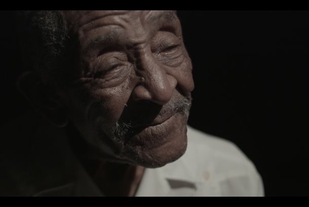 still / picture for El Cementerio se Alumbra