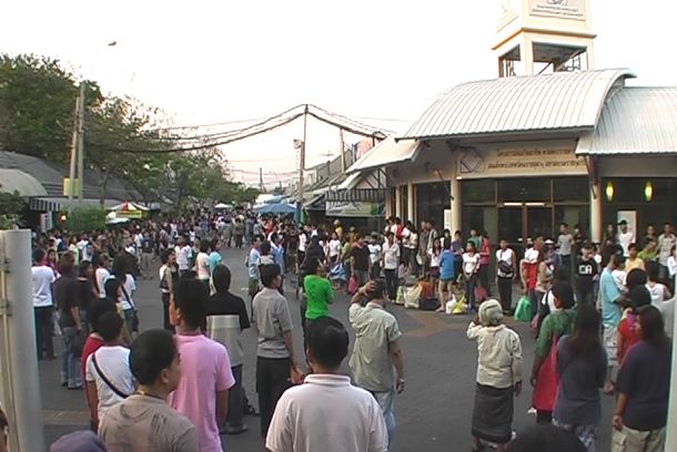 still / picture for BANGKOK IN THE EVENING 