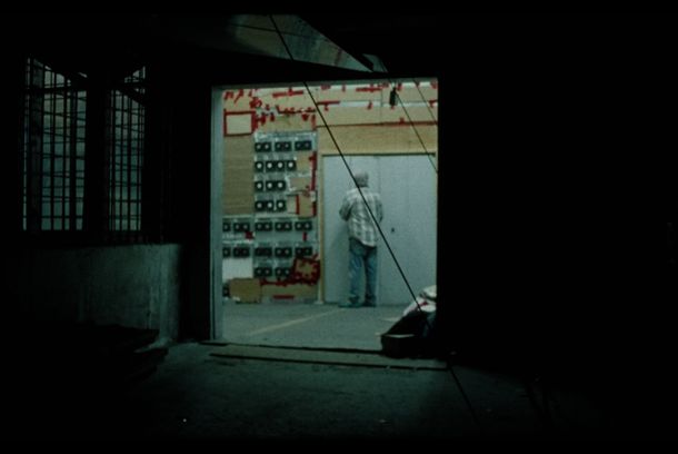 still / picture for Douce Prisonniere