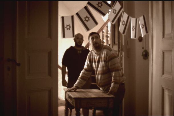 still / picture for Zwei Männer und ein Tisch