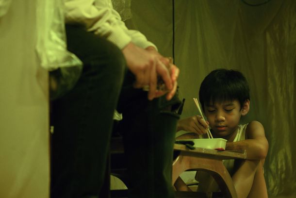 still / picture for Caterpillar (Sâu Bướm)
