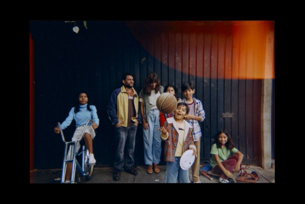 still / picture for El Diablo Fuma (y guarda la cabeza de los cigarrillos quemados en la misma caja) 