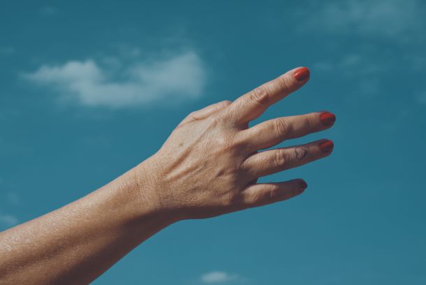 still / picture for Ontem Havia Coisas Estranhas no Céu