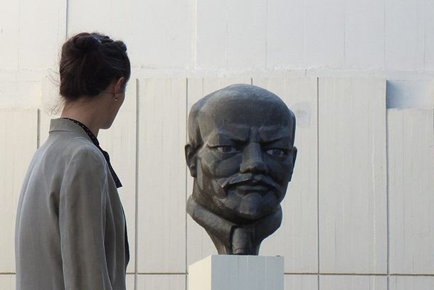 still / picture for Towards the production of Dialogues On The Market Of Bronze and Other Precious Materials