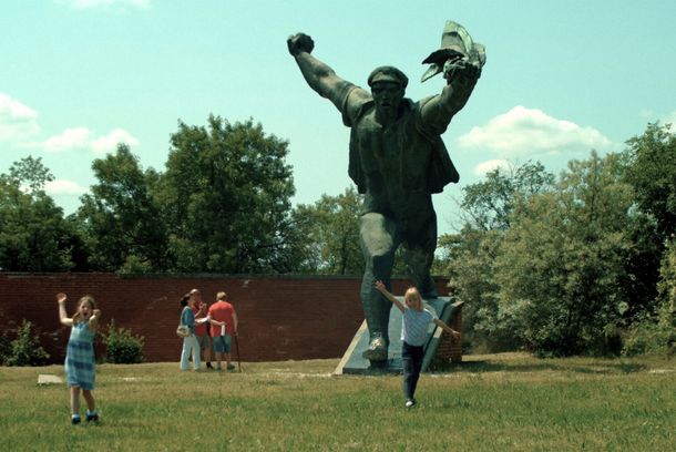 still / picture for STATUES ALSO DIE ?