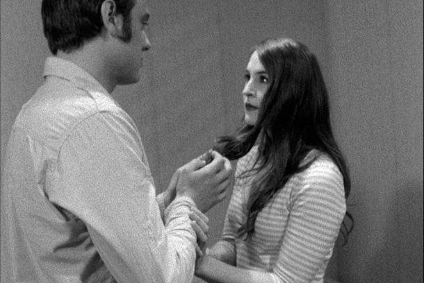 still / picture for Sie sieht ihm in die Augen (play it again)