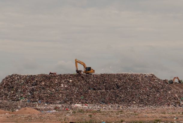 still / picture for Mountain of Trash