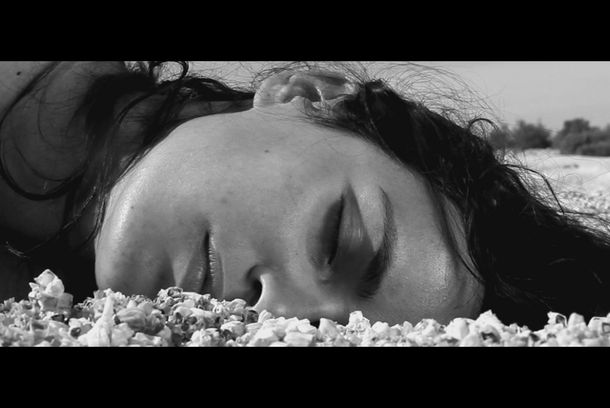 still / picture for La mujer y el pescado