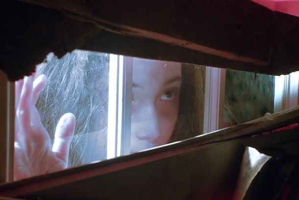 still / picture for Lo Que Ocultan Las Tinieblas