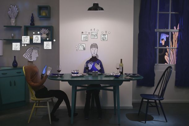 still / picture for Tête À Tête