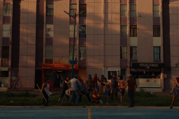 still / picture for Domingo Familiar
