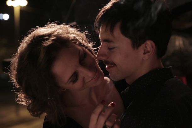 still / picture for 5 Cigarros e um Beijo