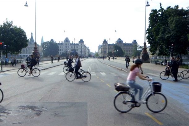 still / picture for De man die midden op straat de krant stond te lezen (working title)