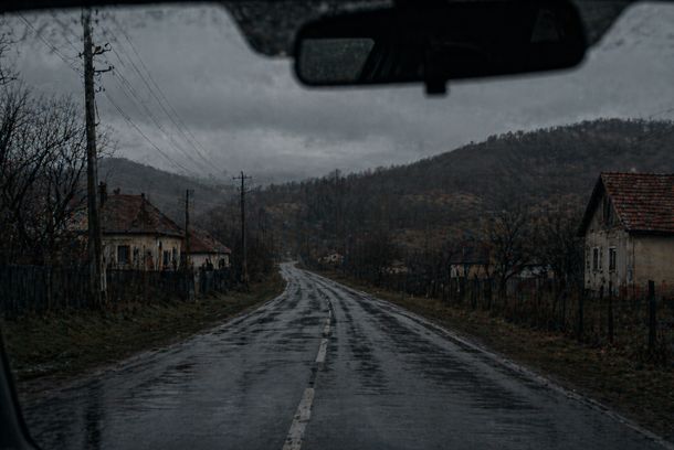 still / picture for MES QIELLIT DHE TOKËS