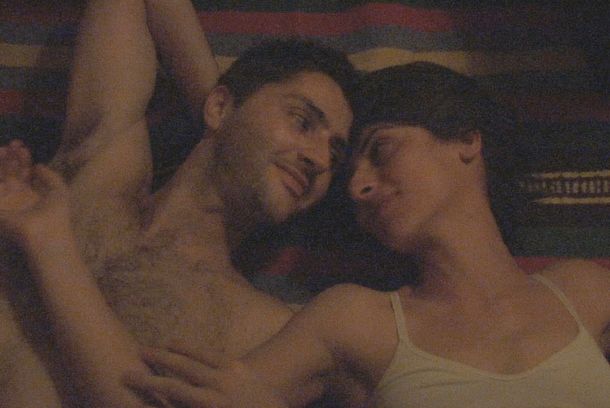 still / picture for SPARKLING LOVE (original title: Amor Caliente)