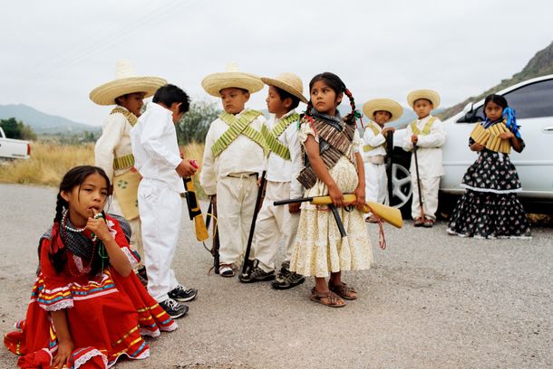 still / picture for El Alberto –The walk of a village