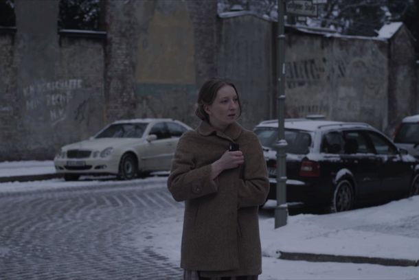 still / picture for ABWESEND