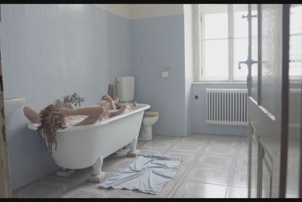 still / picture for Kuća je gde je kuća