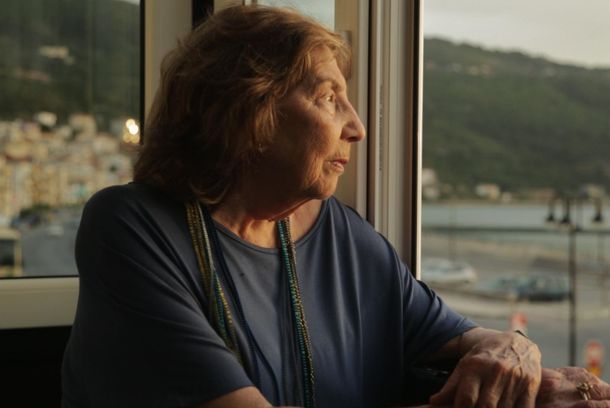 still / picture for Alki's Long Walk