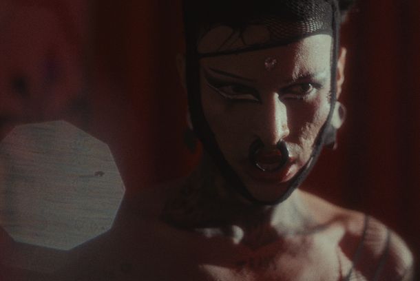 still / picture for Palomas, Tijeras y Bajo Mundo