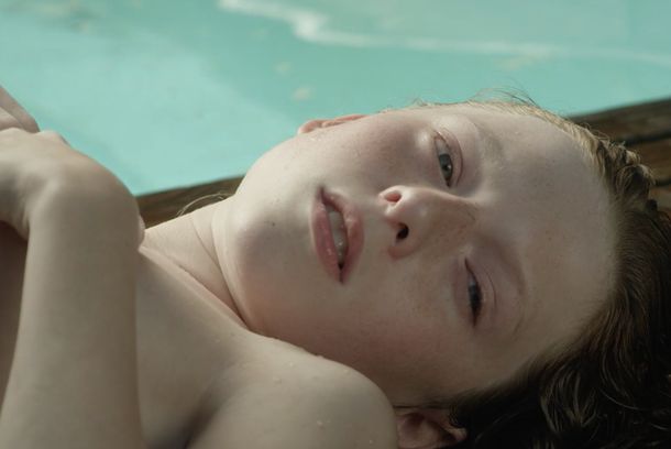 still / picture for Algo se aproxima