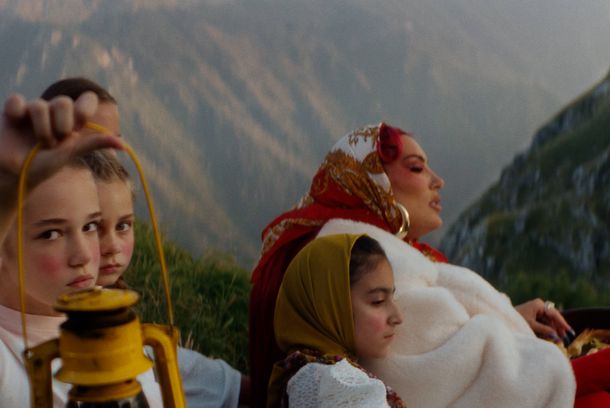 still / picture for Dino Merlin & Senidah - Dođi