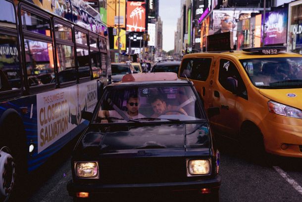 still / picture for Yugo ide u Ameriku