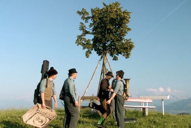 still / picture for Marius and the Hunters