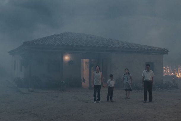 still / picture for La tierra y la sombra