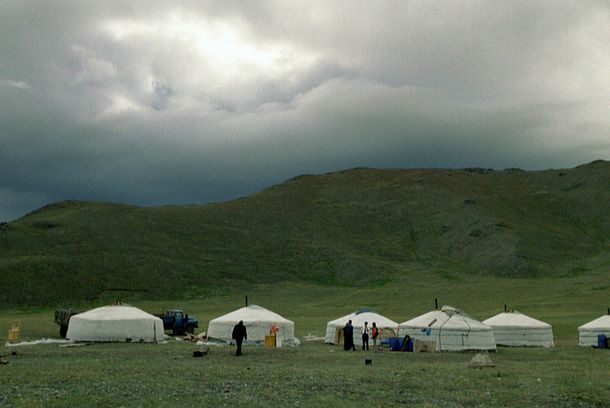 still / picture for The cave of the yellow dog