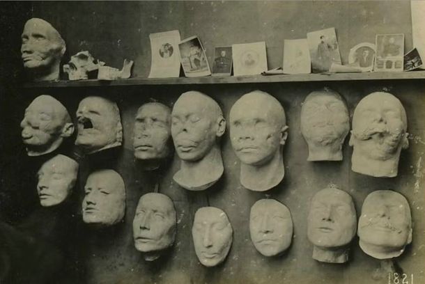 still / picture for La maschera umana