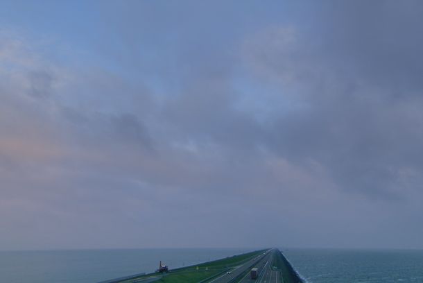 still / picture for Naar de overkant
